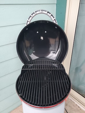 Great grill for steaks and bbq cooking View 2