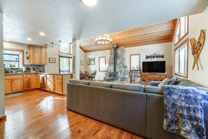 Living Room | 1st Floor | Smart TV | Wood-Burning Stove