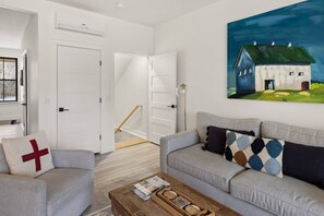 Pristine Brand New townhome Amazing Stowe Location (803)