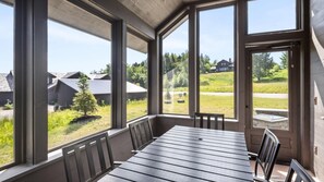Stunning Trapp Lodge Townhouse, Brand New in Stowe (3916)