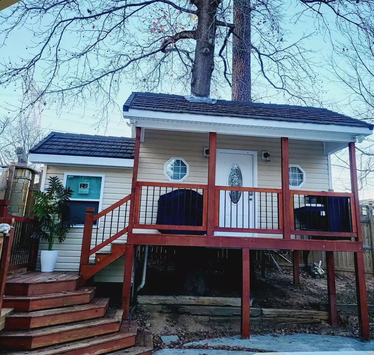 Main Image