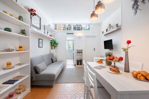 Autumn, Living Room, Spring, Summer