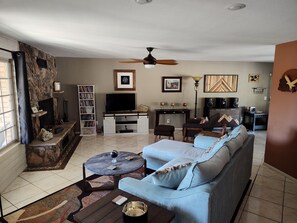 living room 