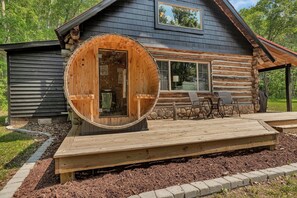 SAUNA AND PORCH (2)