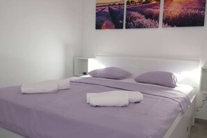 Schlafzimmer 1