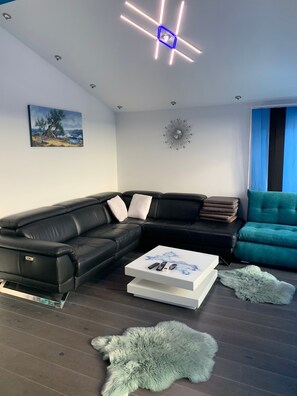 Living room 2