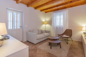 Living room 1