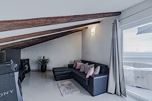 Living room 2