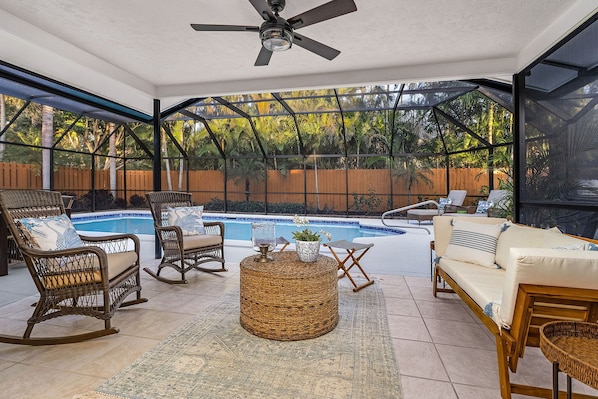 COVERED OUTDOOR SITTING AREA