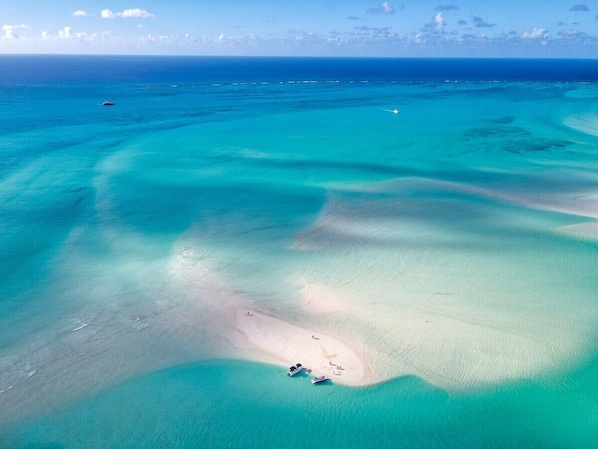 Book our private boat charter