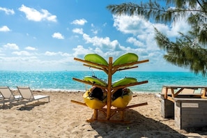 Use White Villas long chairs, beach chairs, picnic table, kayaks and SUP directly on the beach.