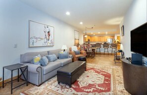 Enter into den w foldout couch.