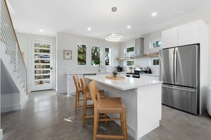 Fully equipped & stocked kitchen