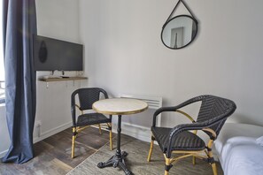 Salon01