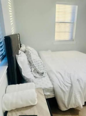 BEDROOM 3 - KING
