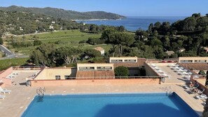 Piscine avec vue mer 20mx10m & grande terrasse