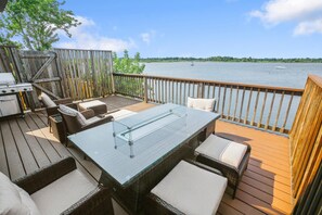 Fire Pit & Deck Seating