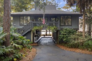 Welcome to 16 Inlet Cove!
