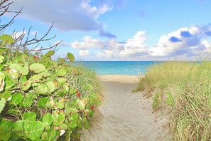 Explore the most stunning natural beaches of the Treasure Coast, right near Riverwood Hutchinson Island!