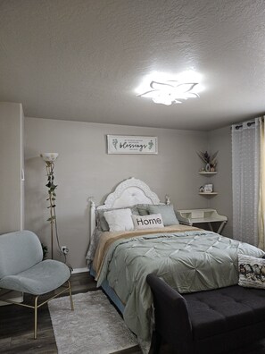 addicional ceiling fan with bright and warm light.