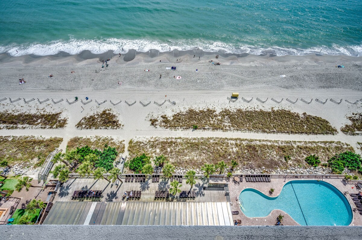 New! Large Oceanfront 3 Bed/2 Bath Unit – by Luxury Beach Rentals