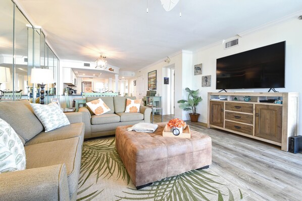 Inlet Reef Club 216 - Living Area with Large Flat Screen TV