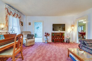Living Room | Queen Air Mattress | 1st Floor | Smart TV | Upright Piano