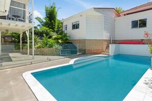 Take a dip in the sparkling swimming pool with a shallow step area perfect for kids.