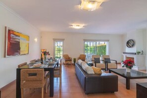 SALA DE REFEIÇÕES E DE ESTAR