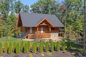 Front entry at The Rocky Branch Cabin