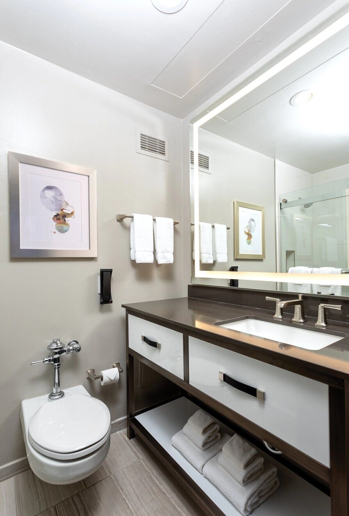 Hotel in Union Square, blocks from Moscone Center, near restaurants and theaters