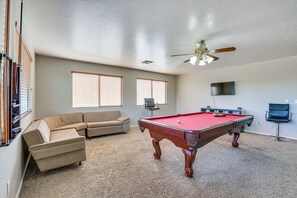 Game Room | Pool Table | Smart TV