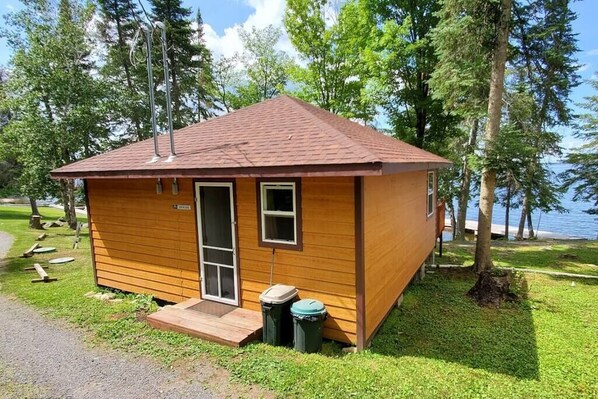 Dockside Cabin on Lake Kabetogama in Voyageur’s National Park