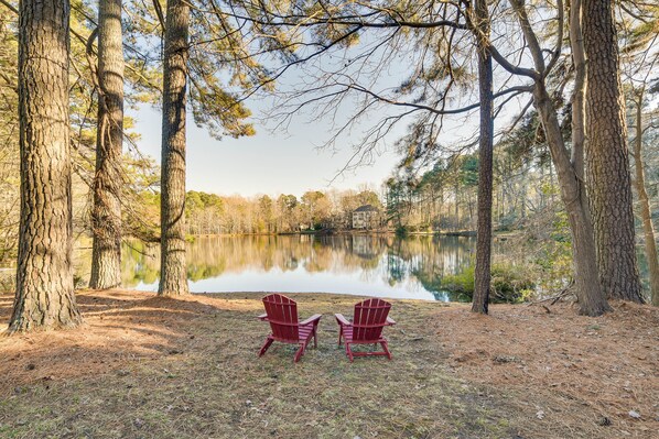Raleigh Vacation Rental | 4BR | 2BA | 3,900 Sq Ft | Stairs Required