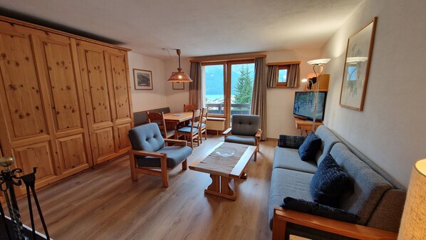 -img.tag.livingroom-