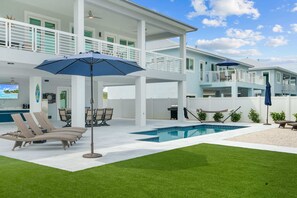 The perfect place to make your Florida Keys vacation dreams come true, Luna Light is ready to welcome you