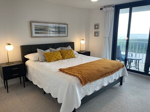 Master King Size Bed