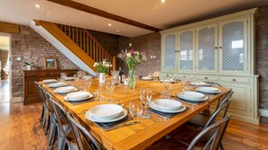 Dining Table, The Hickory (Lodge Barn), Bolthole Retreats