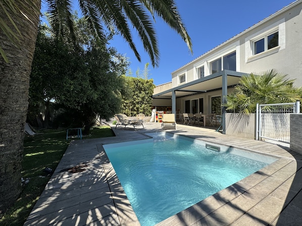 Sète, beautiful villa with swimming pool 