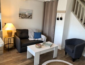 pointe  courte Sète  Cosy little lounge,