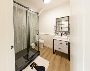 En-suite shower