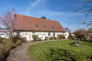 Außenseite Ferienhaus [Sommer]