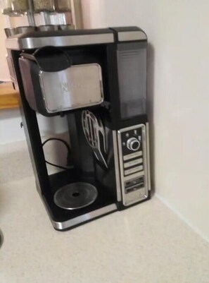 Kaffee und/oder Kaffeemaschine