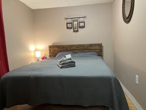 3 intimate bedrooms with comfortable queen size beds.  Enjoy your privacy, relax and get a good nights sleep.  Each room has a dresser and smart tv to wind down from your day.