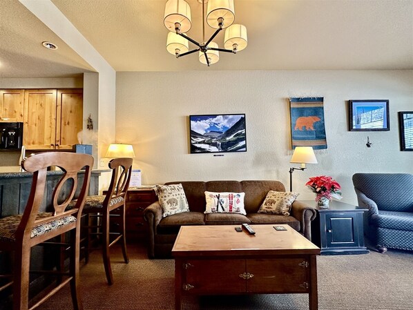 Living room with a pull out couch