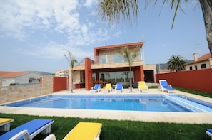 Superb Esposende Villa | 5 Bedrooms | Villa Agobar | Tennis Court | Walking Distance to Beach