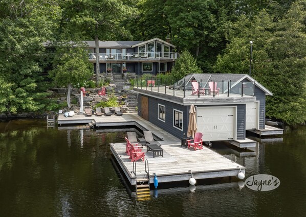 Earl Grey - Lake Side