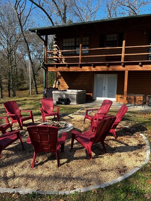 Outdoor Fire Pit + Hot Tub