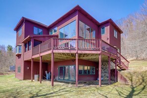 Property Exterior | Screened Porch | Deck