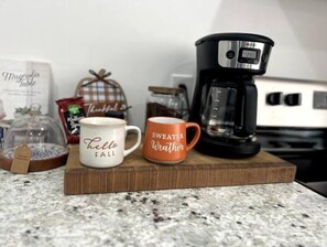 Kaffee und/oder Kaffeemaschine